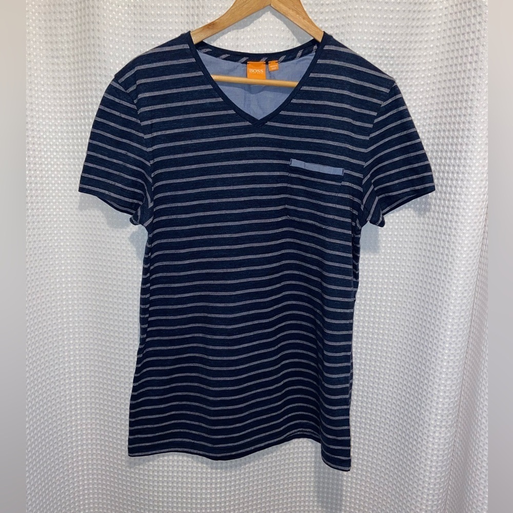 2/49$ Hugo BOSS Orange V neckline T shirt size medium